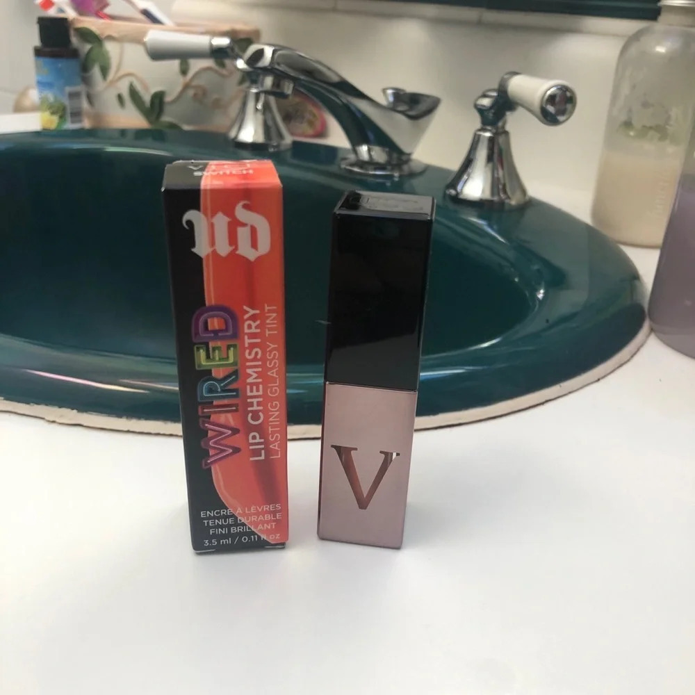 NIB URBAN DECAY LIP CHEMISTRY LIP TINT